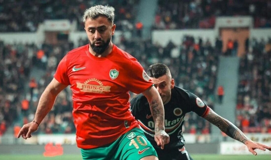 Trendyol Süper Lig ekiplerinden Amedspor'un tecrübeli futbolcusu Çekdar Orhan, sosyal