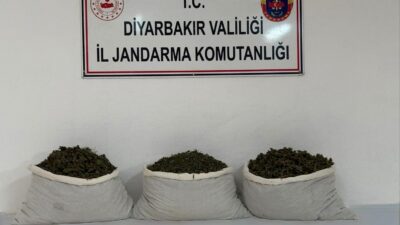 Diyarbakır'da jandarma ekiplerince yapılan operasyonda 107 kilo esrar maddesi ele