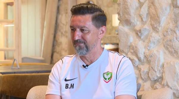 Amedspor Teknik Direktörü Besnik Hasi, Burdur kampında yaptığı açıklamalarda hem