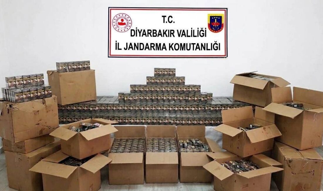 Diyarbakır'da jandarma ekiplerince çok sayıda gümrük kaçağı ürün ele geçirildi.