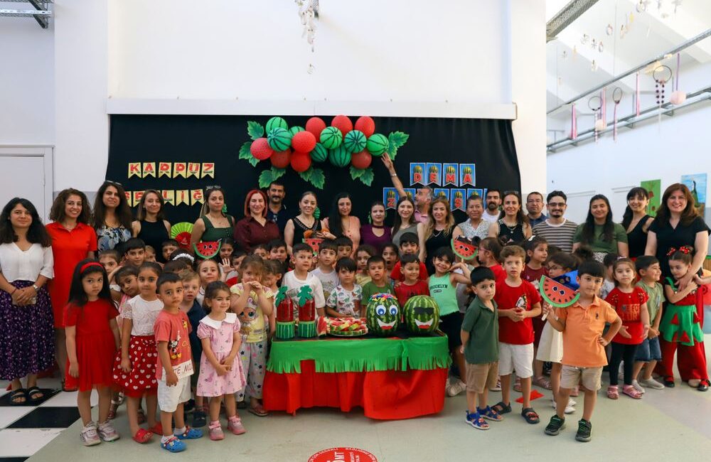 Diyarbakır Büyükşehir Belediyesinin Sümerpark Ortak Yaşam Alanı'nda düzenlediği Karpuz Şenliği'nde