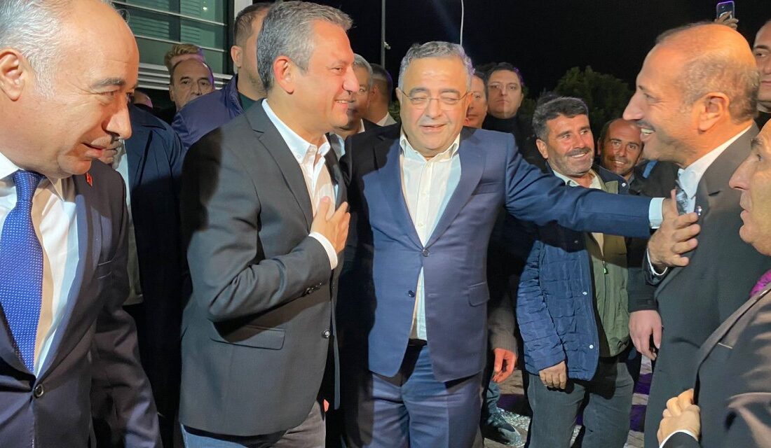 CHP'den ayrılarak Özgür Özel'in kuracağı ve "Yeni Parti" adını taşıması