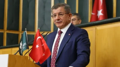Gelecek Partisi Genel Başkanı Ahmet Davutoğlu, partisinin siyasi faaliyetlerini sonlandırma