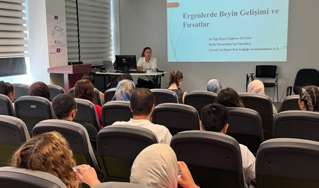 Diyarbakır İl Sağlık Müdürlüğü tarafından düzenlenen “Sağlıklı Hayat Saatleri” programında
