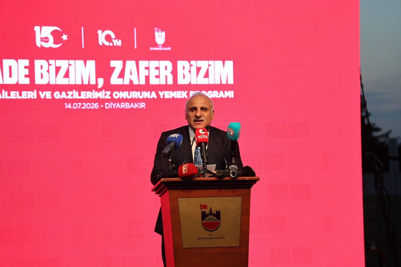 Diyarbakır'da 15 Temmuz'un yıl dönümünde şehit aileleri ve gaziler onuruna yemek programı düzenlendi