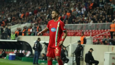 TFF 1. Lig ekiplerinden Amedspor, futbolcusu Zdravko Dimitrov'un Mardinspor'a bonservissiz