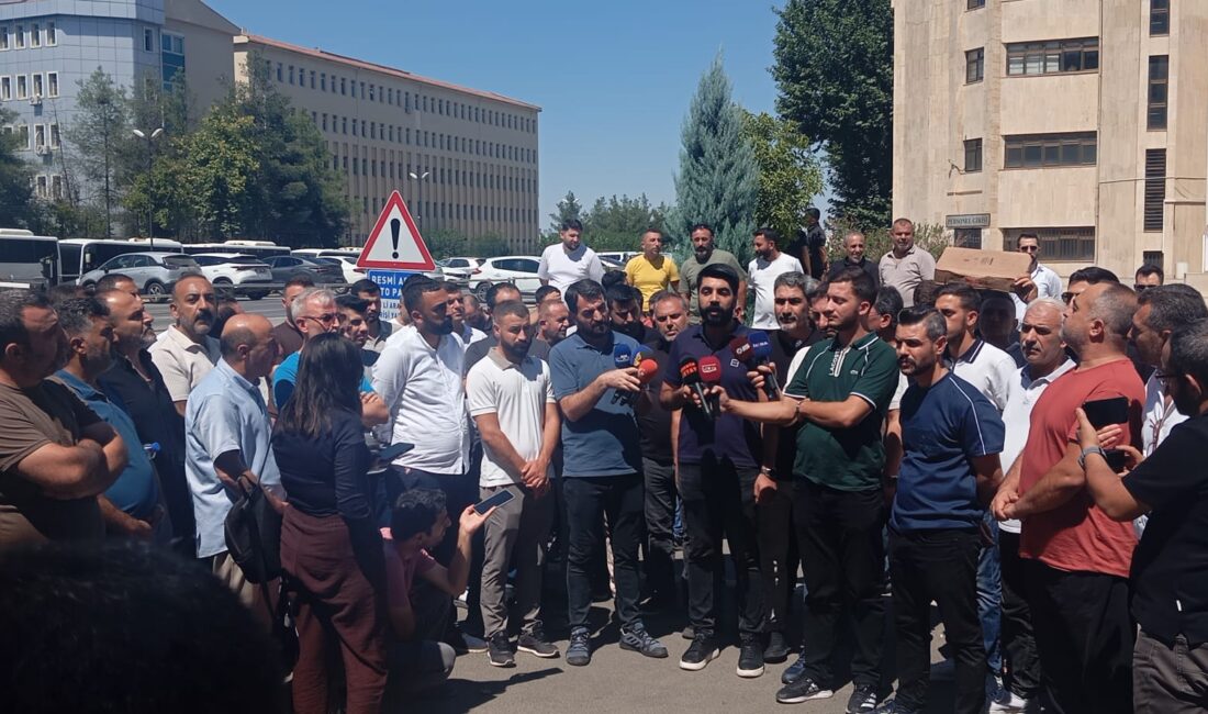 Diyarbakır Servisçiler Odası yönetimi ve üyeleri, Diyarbakır Büyükşehir Belediyesi tarafından