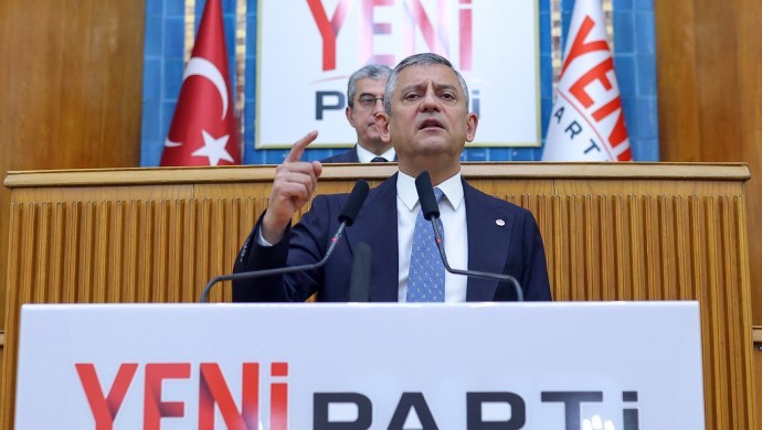 Meclis'te gerçekleştirdiği ilk açık grup toplantısında konuşan Yeni Parti Genel