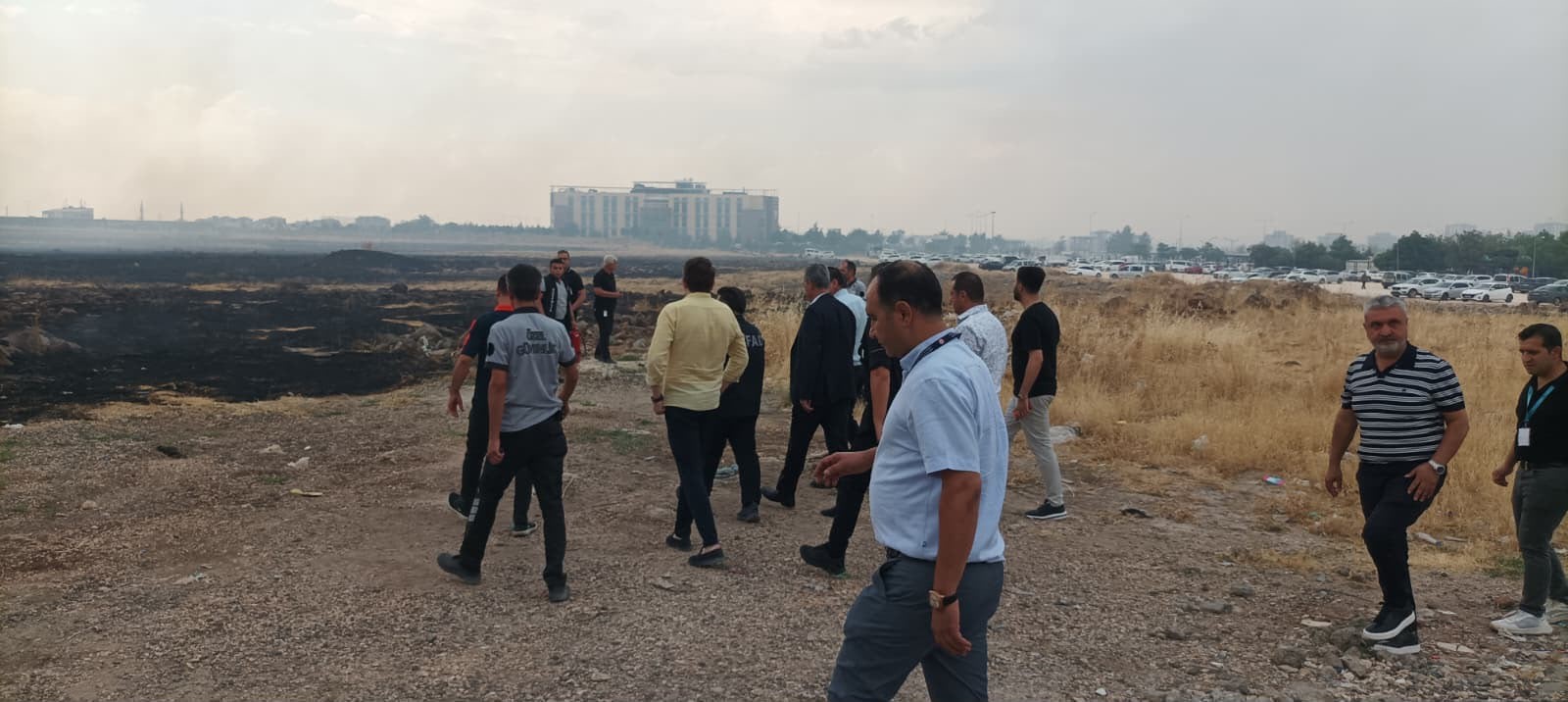 Diyarbakır'da anız yangını Araştırma Hastanesi çevresini olumsuz etkiledi