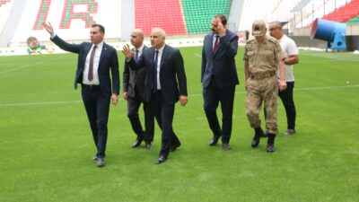 Diyarbakır Valisi Murat Zorluoğlu, 33 bin seyirci kapasiteli Diyarbakır Stadyumu’nda