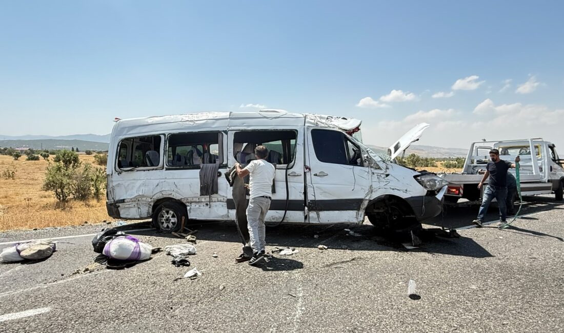 Diyarbakır'ın Lice ilçesinde şarampole devrilmesi sonucu 5 kardeş, 2 yeğenin