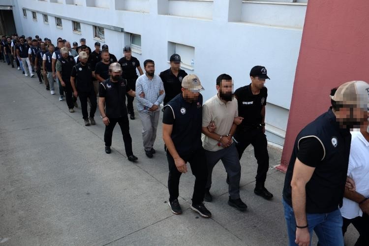 Adana'da Alparslan Kuytul Suç Örgütü'ne yönelik düzenlenen operasyonda tutuklama talebiyle