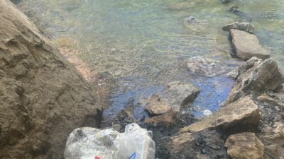 Diyarbakır’ın Çermik ilçesi Sinek Çayı bölgesinde çevreye bırakılan çöpler vatandaşların