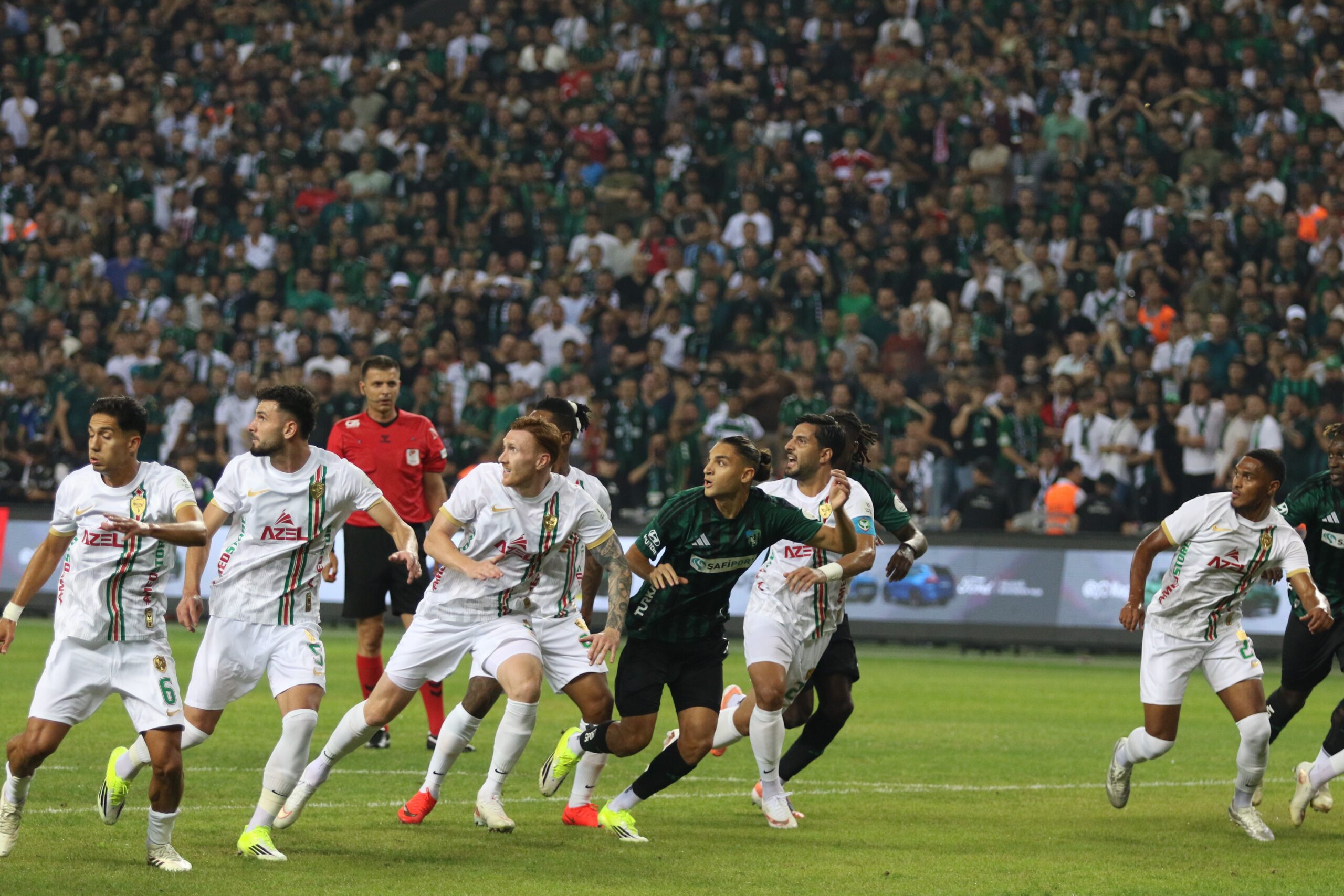 Trendyol Süper Lig Adnan Süvari Sezonu’nun ikinci haftasında oynanan Kocaelispor-Amed