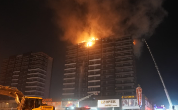Diyarbakır’da, Gazi Yaşargil Hastanesi yakınında bulunan Ay Plaza binasında çıkan