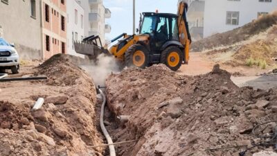 Diyarbakır Büyükşehir Belediyesi, Çermik ilçesi Tepe Mahallesi’nde 650 metre kanalizasyon