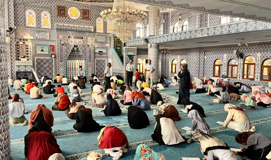 Diyarbakır'ın Dicle İlçe Müftülüğü tarafından yaz Kur’an kurslarında öğrencilerine yönelik