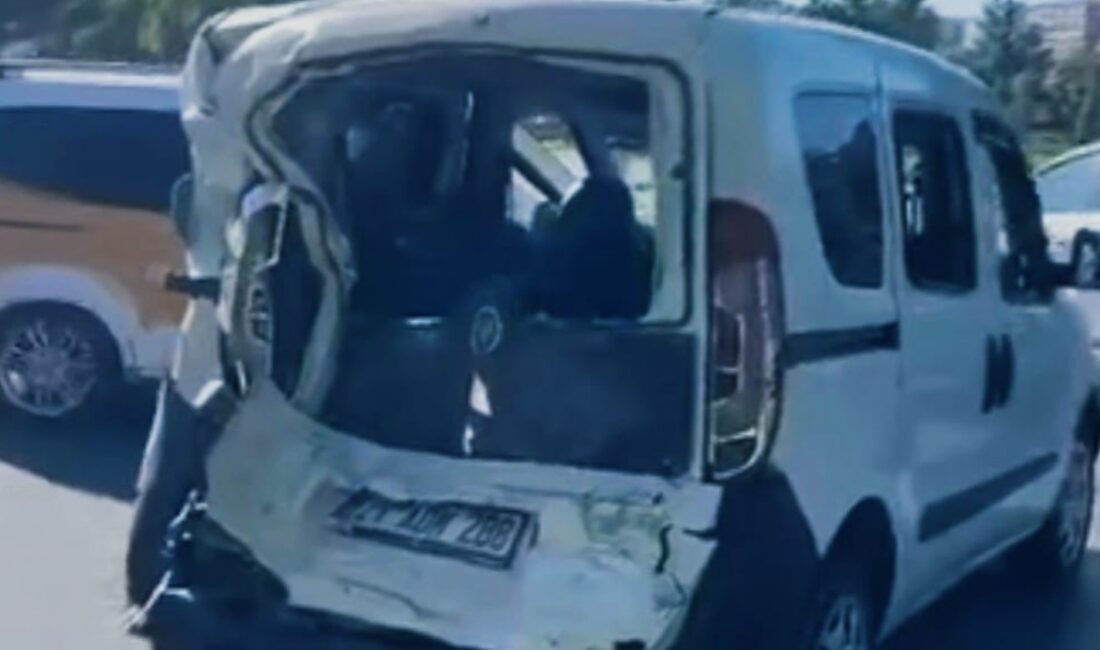 Diyarbakır’ın merkez Yenişehir ilçesinde 3 otomobil, 1 hafif ticari araç