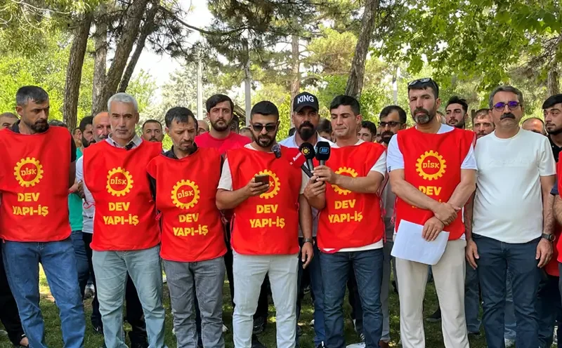 Diyarbakır'da demir ustaları, yevmiyelerinin 3 bin TL'ye çıkarılması talebiyle ortak