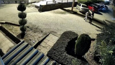 Diyarbakır'ın Yenişehir ilçesinde eşini silahla vurarak öldüren şahıs tutuklandı.