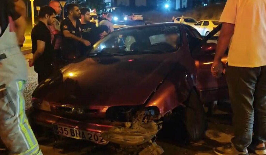 Diyarbakır'ın merkez Kayapınar ilçesinde meydana gelen trafik kazası sonrası bir