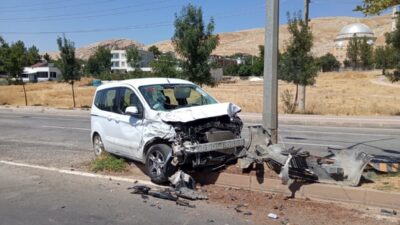 Diyarbakır’ın Silvan ilçesi Yüksek Mahallesi mevkiinde meydana gelen trafik kazasında