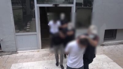 Diyarbakır’da vatandaşları darbettikleri gerekçesiyle gözaltına alınan 6 şüpheliden 3’ü tutuklandı.