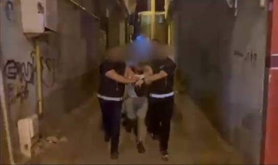 Diyarbakır’da narkotik ekiplerince düzenlenen çalışmalarda uyuşturucu maddeler ile ruhsatsız silahlar