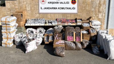 Kırşehir'de jandarması, Diyarbakır'dan diğer illere sevk edilen gümrük kaçağı eşya