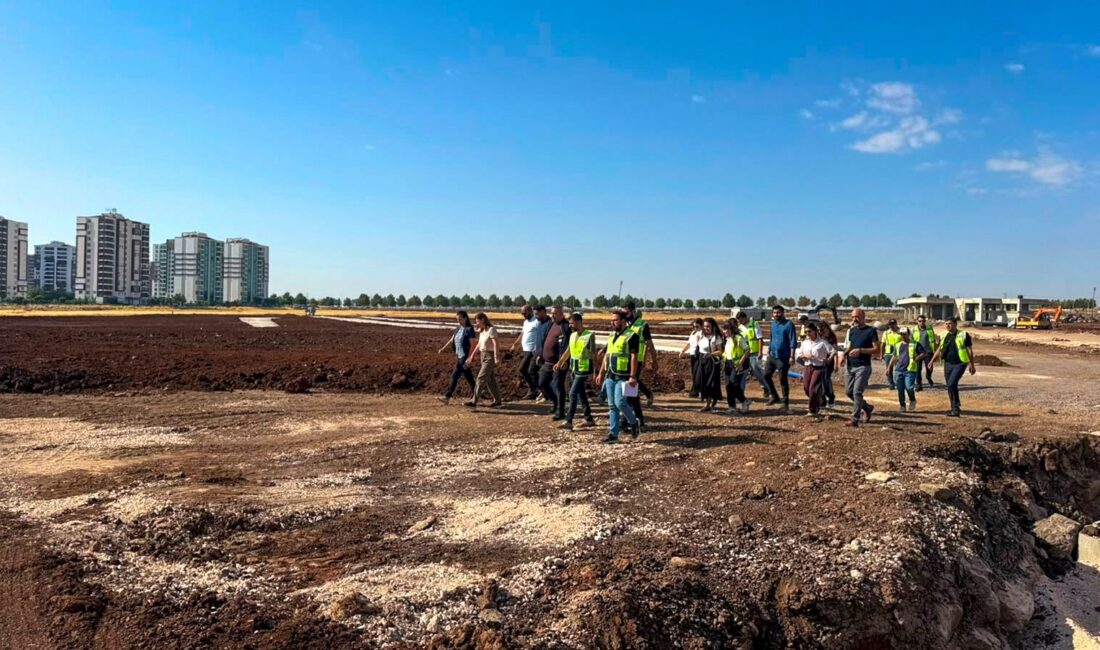 Diyarbakır Büyükşehir Belediyesi Eşbaşkanı Serra Bucak, Kayapınar ilçesinde yapımı devam