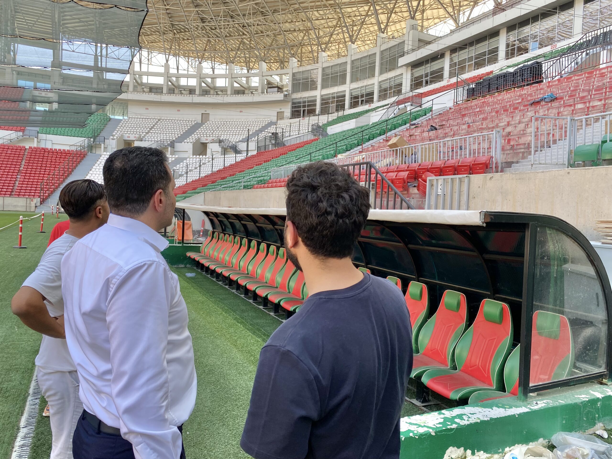 Süper Lig öncesi Diyarbakır Stadyumunda devam eden çalışmalar incelendi