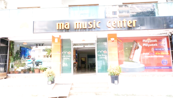 Ma Music Akadamesi'nin kayıtları başladı. Ma Music Akademisi eğitmenlerinden Evin