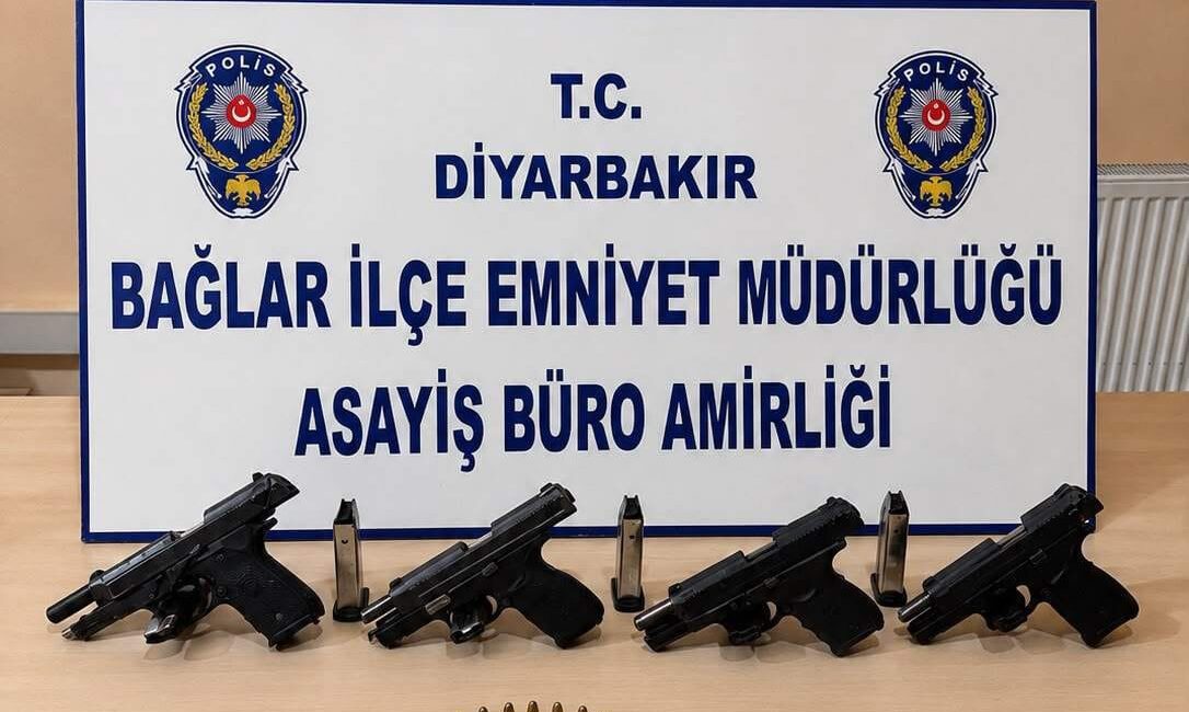 Diyarbakır’ın Bağlar ilçesinde "silahlı kavga" ihbarına bakan polis ekipleri, hem