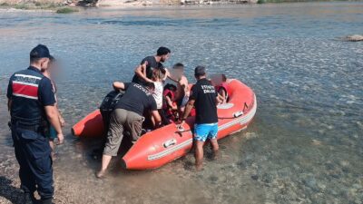 Diyarbakır'ın Eğil ilçesinde piknik yaparken su seviyesinin yükselmesiyle mahsur kalan