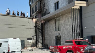 Diyarbakır'da dün gece saatlerinde 12 katlı bir plazada çıkan yangında