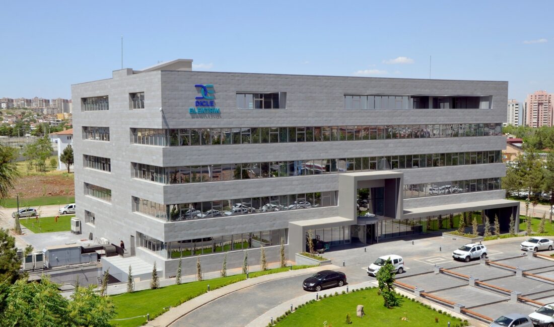 Dicle Elektrik, 2020 yılından bu yana sürdürdüğü Başarı Bursu Programı