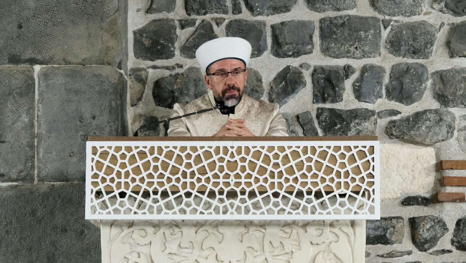Diyarbakır Ulu Cami’de Mevlid Kandili dualarla idrak edildi