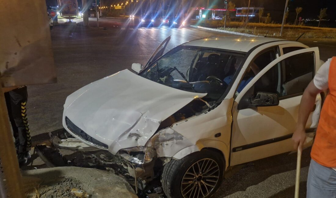 Diyarbakır’da iki otomobilin çarpışması sonucu meydana gelen kazada 7 kişi
