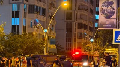 Diyarbakır’ın Bağlar ilçesinde iki otomobilin çarpışması sonucu meydana gelen trafik