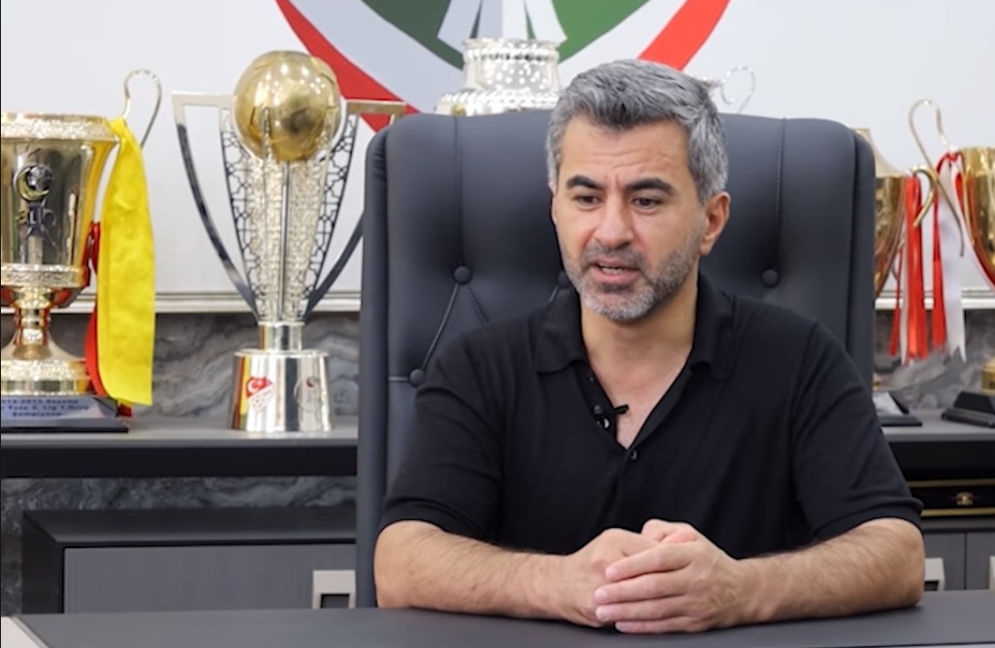 Amedspor’da gözler Çekdar Orhan ve Mbaye Diagne’nin geleceğine çevrildi. Kulüp
