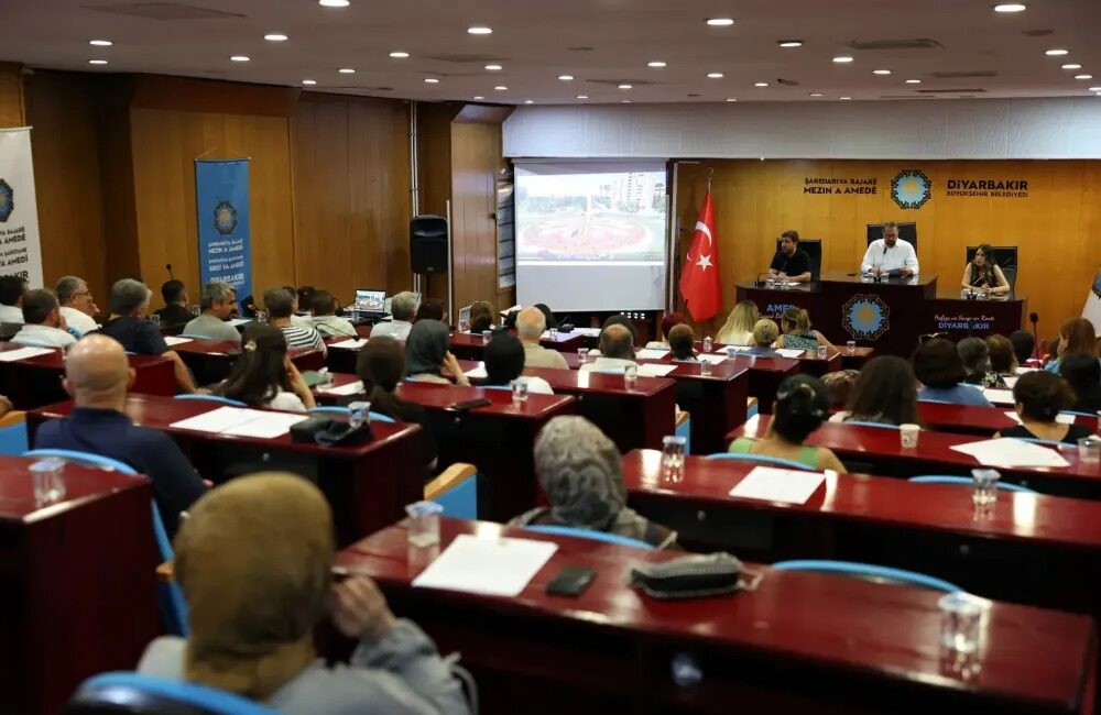 Doğan Hatun’un istifasının ardından yapılan seçimde Evin Yelboğa, Diyarbakır Büyükşehir