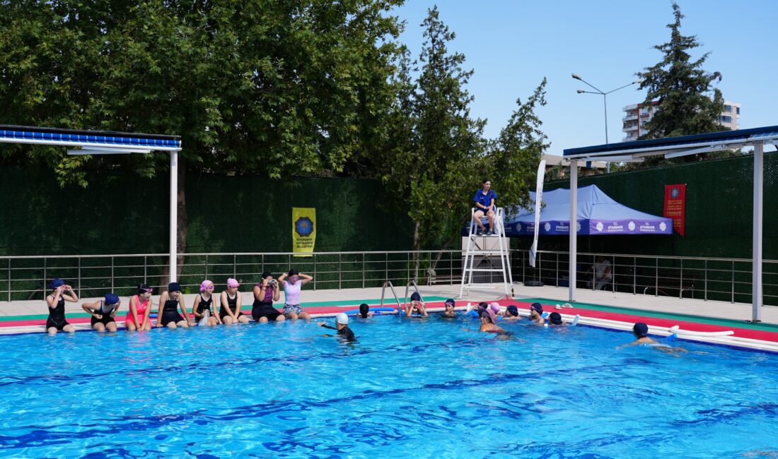 Diyarbakır Büyükşehir Belediyesinin ücretsiz Yaz Spor Okulları kapsamında düzenlediği yüzme