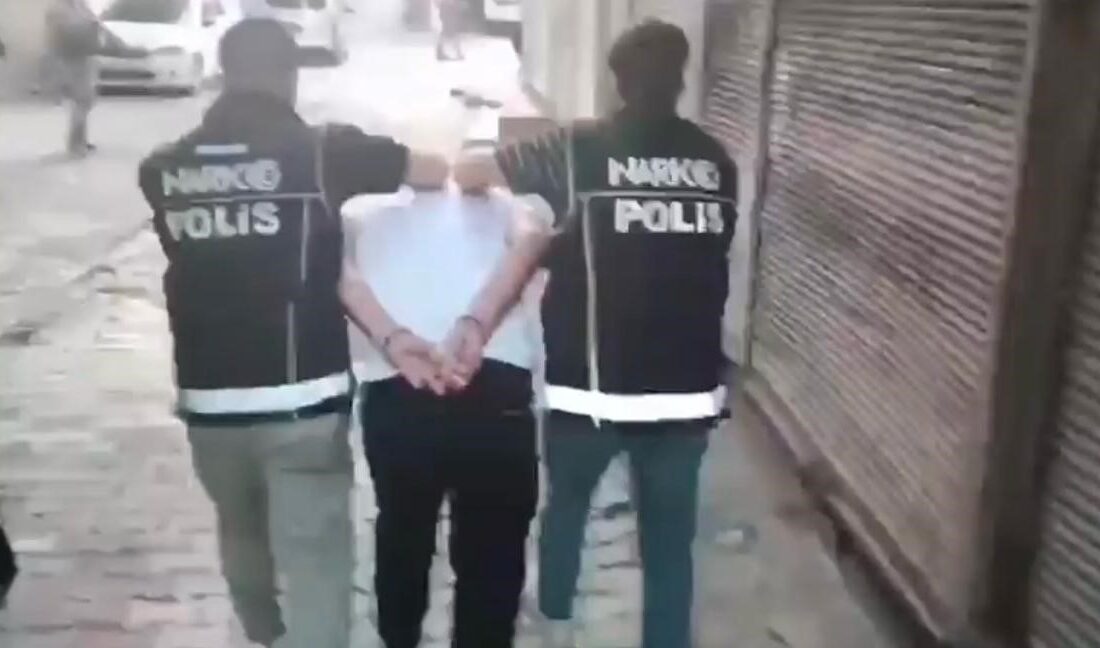 Diyarbakır'da düzenlenen "sokaklar güvende" operasyonunda 26 şahıs tutuklandı.
