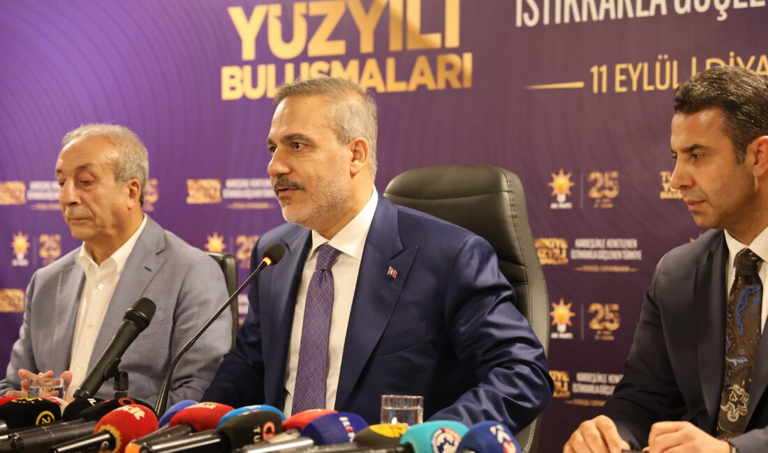AK Parti Diyarbakır İl Başkanlığında açıklamalarda bulunan Dışişleri Bakanı Hakan