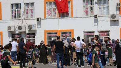 Yeni eğitim öğretim yılının başlamasıyla birlikte Diyarbakır’da öğrenciler yeniden okul