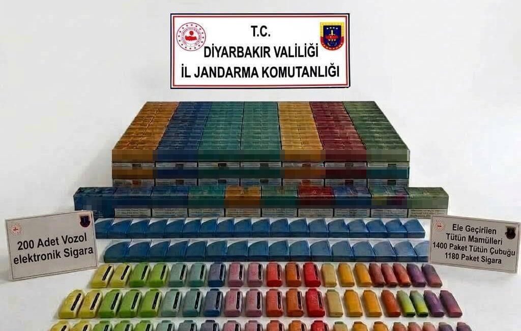 Diyarbakır'da jandarma ekiplerinin yaptığı operasyonlarda çok sayıda gümrük kaçağı ürün
