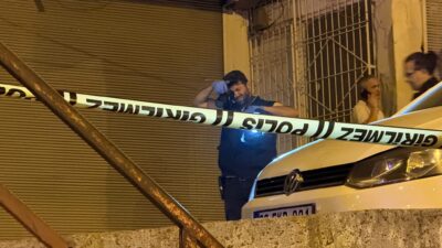 Diyarbakır'ın merkez Yenişehir ilçesinde çıkan silahlı kavgada 2'si kardeş 3