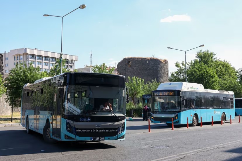 Diyarbakır Büyükşehir Belediyesi, yurttaşlardan gelen talepler doğrultusunda B4 hattının güzergâhını