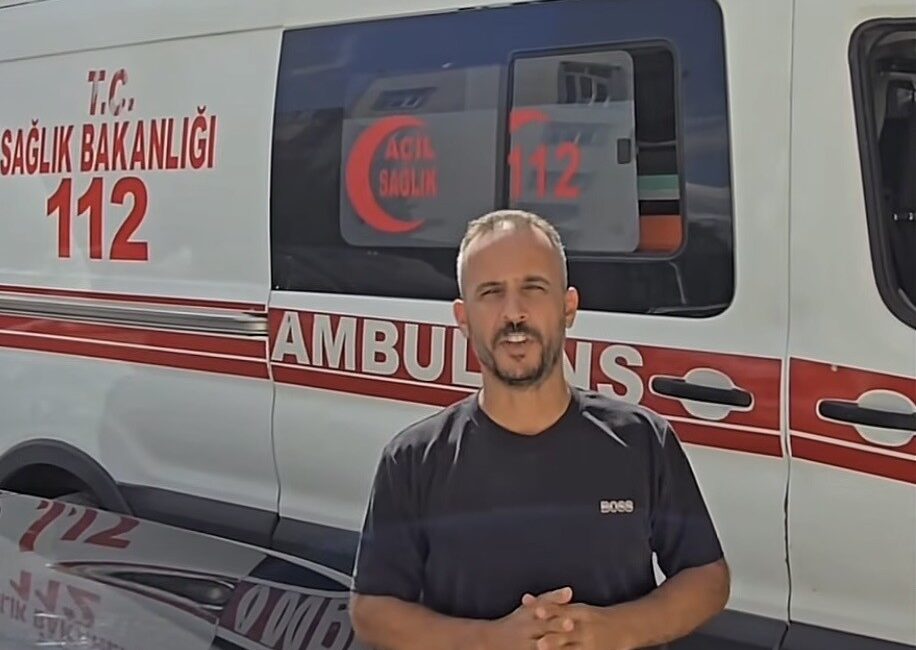 Diyarbakır'ın Çermik ilçesinde çiğköfte ustası, 112 sağlık çalışanlarına göre sürelerince