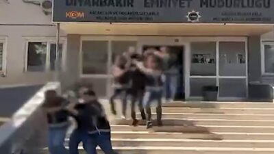 Diyarbakır'da 'Daltonlar' suç örgütüne yönelik düzenlenen operasyonda 8 kişi tutuklandı.
